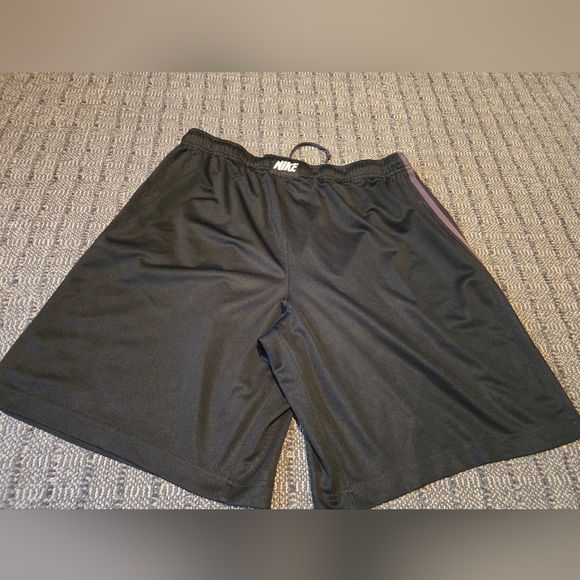 Nike Men's Black Athletic Shorts Sz XL. LNWOT. - Picture 4 of 6